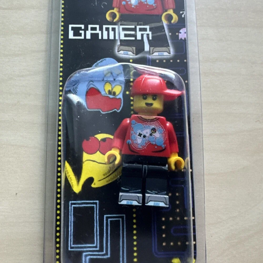 New Lego GAMER exclusive brickloot minifigure